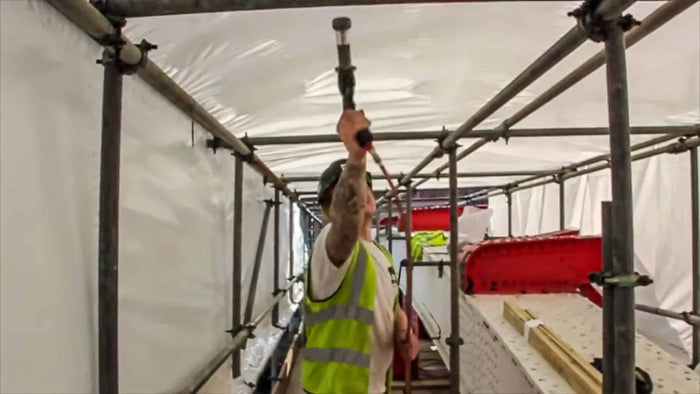 How Can I Shrink Scaffold Sheeting in Breezy Conditions?