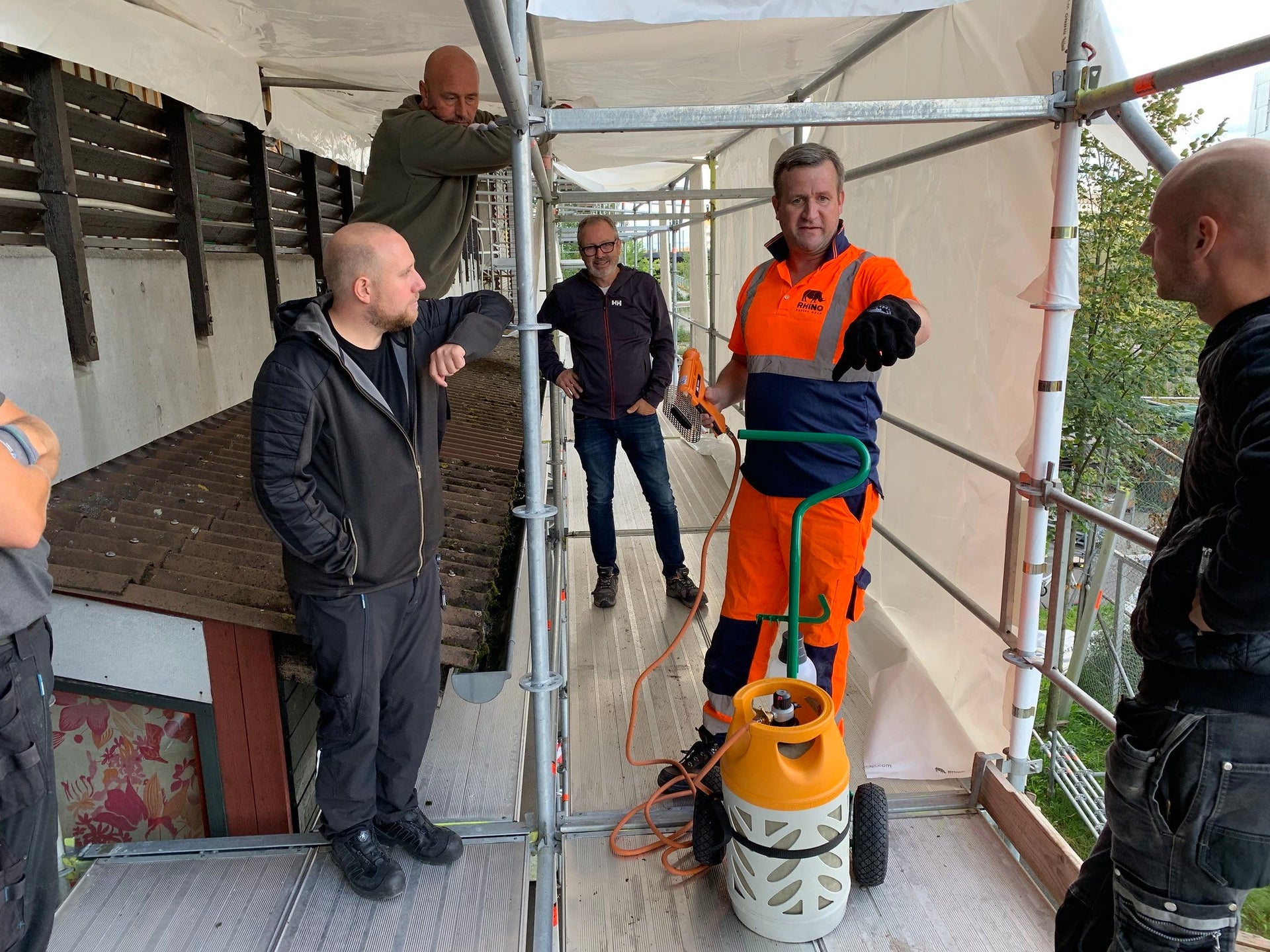 On the Scaffold, Not in the Classroom: Hands-On Shrink Wrap Training in Denmark